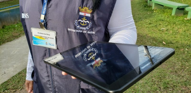 Informa&ccedil;&otilde;es que abastecem os mapas s&atilde;o repassadas por tablets usados pelos agentes – Foto: Marcos Porto/SECOM Itaja&iacute;/ND