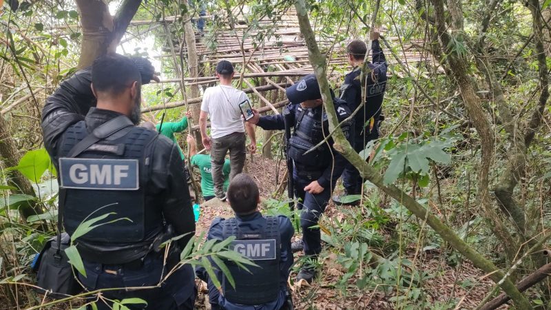 Acampamento foi descoberto na Galheta – Foto: Divulga&ccedil;&atilde;o/PMF/ND