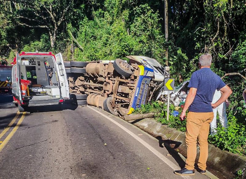 Acidente aconteceu em uma curva da SC-283 – Foto: Reprodu&ccedil;&atilde;o/ND