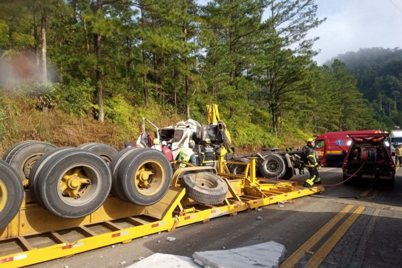 Acidente deixou dois homens feridos em Corup&aacute; – Foto: CBM/Divulga&ccedil;&atilde;o