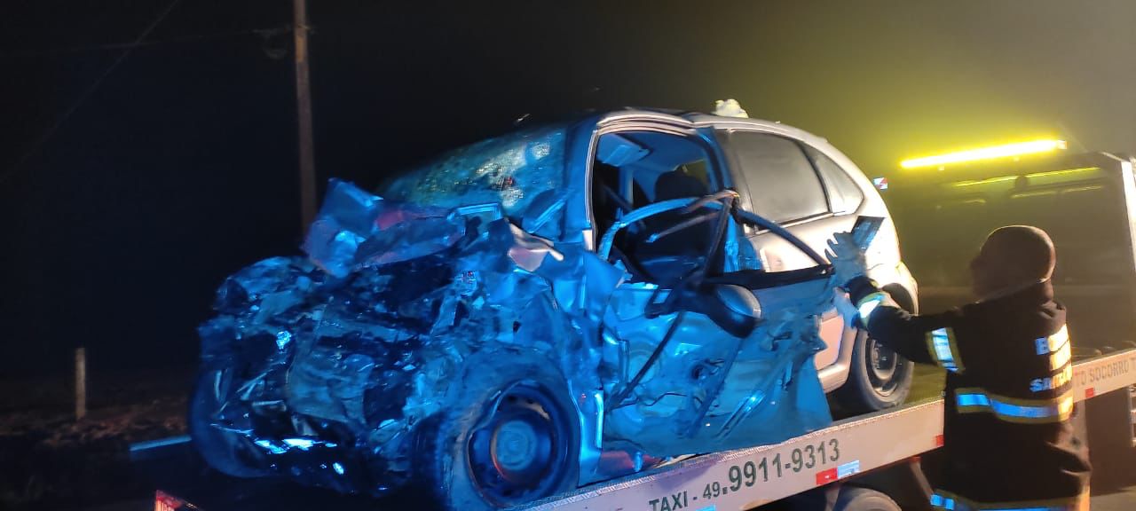 The car was completely destroyed - Photo: PMRv/Disclosure/ND - PMRv/Disclosure/ND