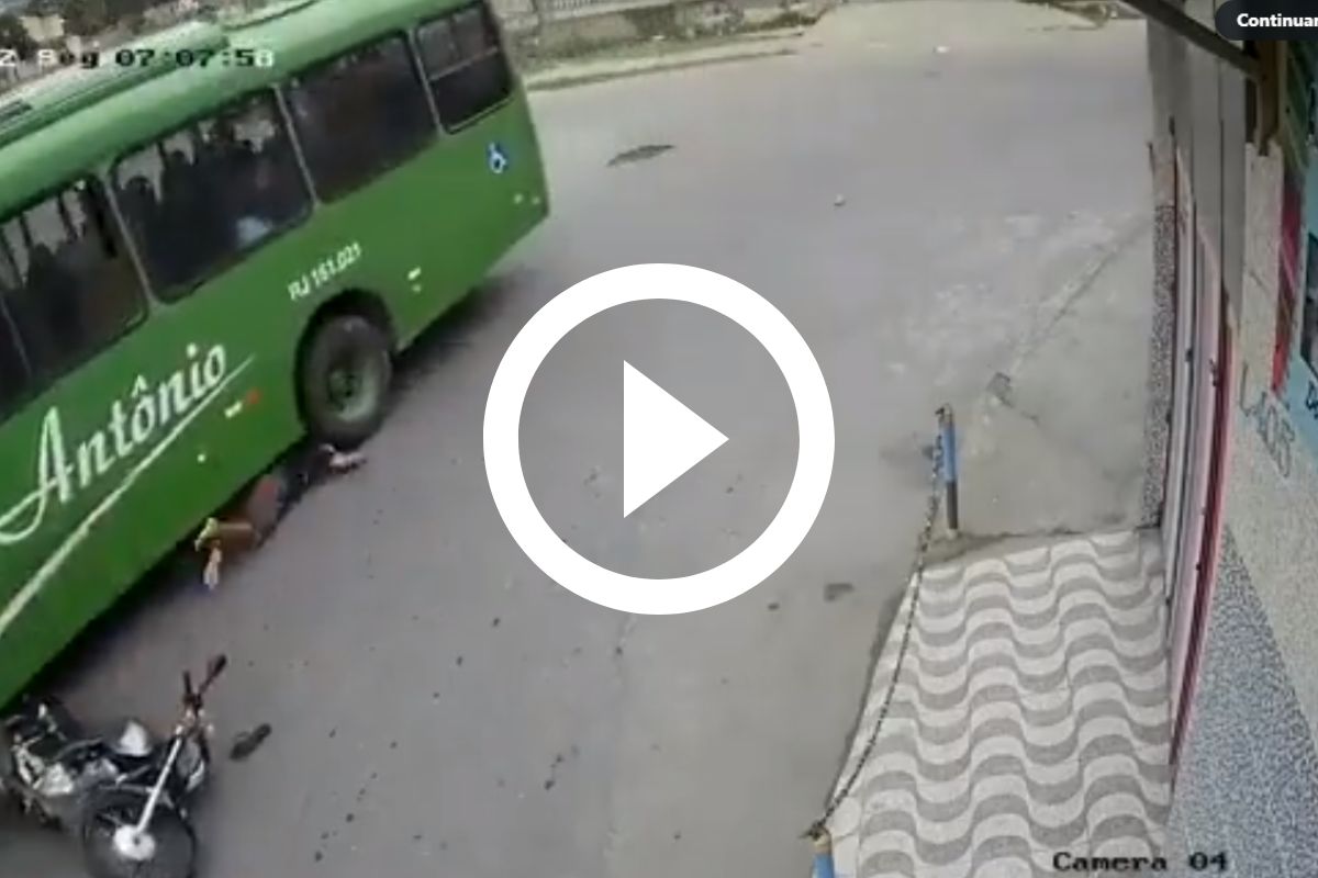 único motociclista de desenho de linha usando capacete, andando de moto na  estrada de asfalto. jovem