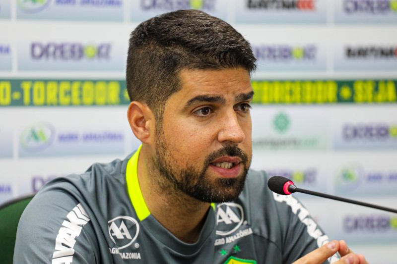 António Oliveira tem desfalques para o jogo contra o Avaí &#8211; Foto: AssCom Dourado