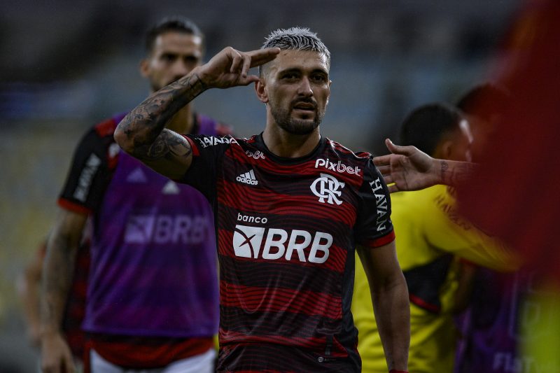 Comentarista do Grupo Globo analisa ausência de Arrascaeta no Flamengo:  'Coletivamente, vem decaindo', Flamengo