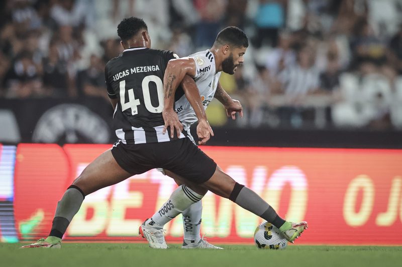 Atlético-MG vence o Botafogo no estádio Nilton Santos