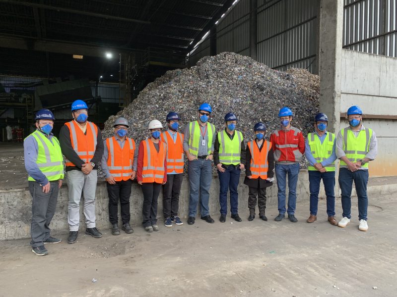 Autoridades locais visitaram as instala&ccedil;&otilde;es etecnologias empregadas na valoriza&ccedil;&atilde;o de res&iacute;duos – Foto Veolia Brasil