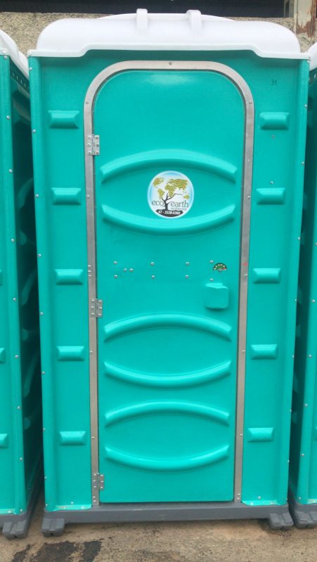 Um banheiro qu&iacute;mico id&ecirc;ntico a este foi furtado de uma obra em Blumenau – Foto: Divulga&ccedil;&atilde;o/ND