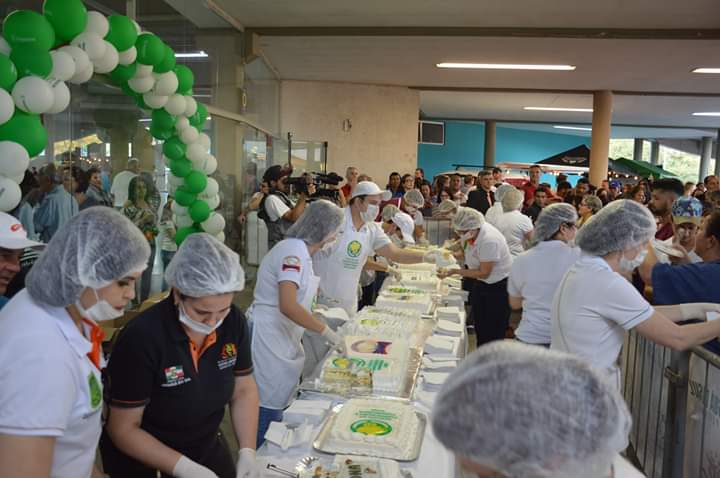 Bolo tradicional nos festejos de anivers&aacute;rio de Jaragu&aacute; ser&aacute; distribu&iacute;do com show ao vivo. – Foto: Divulga&ccedil;&atilde;o