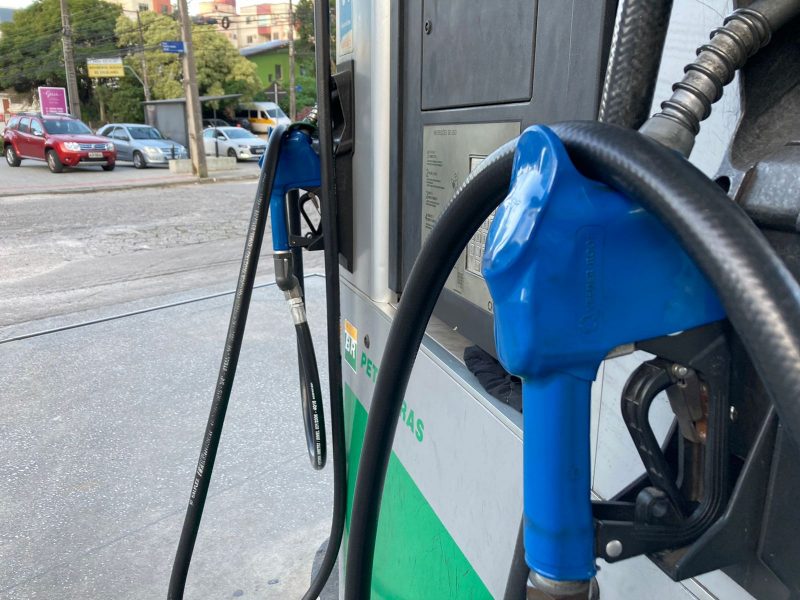 Combustível pode ser encontrado por até R$ 6,35 na região Central &#8211; Foto: Marcos Jordão/ND