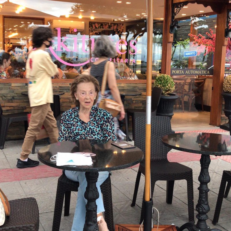 Maria de Jesus era frequentadora ass&iacute;dua de caf&eacute;s – Foto: Arquivo Pessoal/Reprodu&ccedil;&atilde;o/ND