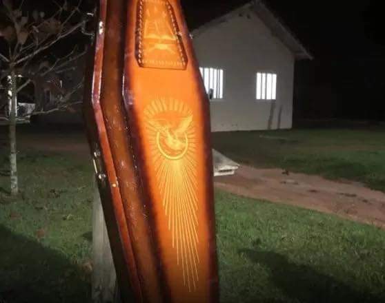 Caix&atilde;o foi misteriosamente deixado na frente de uma casa no munic&iacute;pio de Timb&oacute; – Foto: Divulga&ccedil;&atilde;o