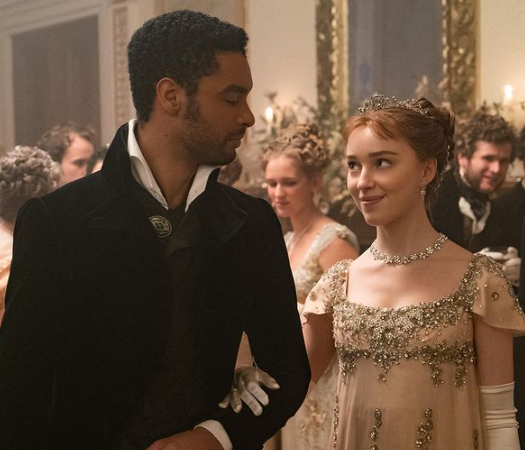 Seriado possui cenas sexuais e sensuais entre personagens. Na foto, Daphne Bridgerton e Simon Basset, casal principal da primeira temporada da s&eacute;rie – Foto: @bridgertonnetflix/Instagram/Reprodu&ccedil;&atilde;o/ND