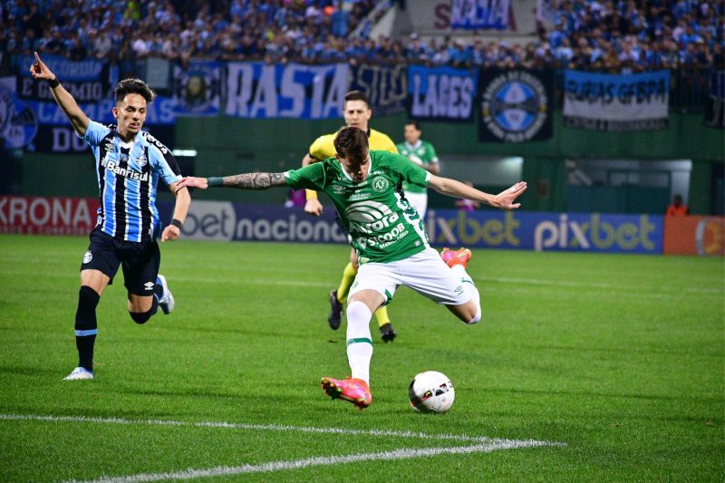 Chapecoense e Grêmio não saem do zero na Arena Condá 