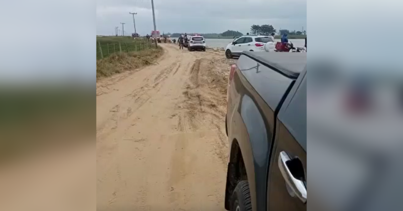 Carro cai no rio Tubar&atilde;o e mulher desaparece – Foto: Divulga&ccedil;&atilde;o/ND