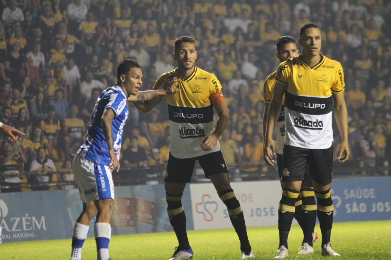 Crici&uacute;ma vence o CSA de virada pela S&eacute;rie B – Foto: Celso da Luz/Crici&uacute;ma E.C