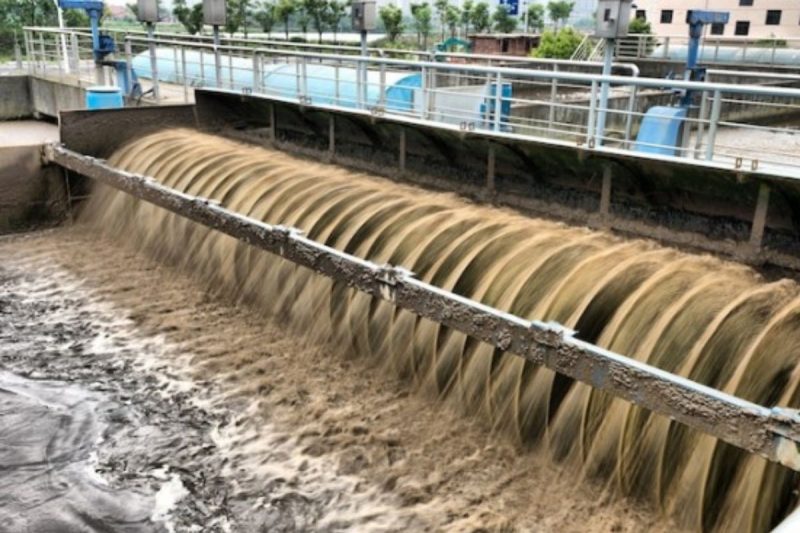 Segundo a&ccedil;&atilde;o movida por morador, obra iniciada em 2013 e n&atilde;o conclu&iacute;da causava forte odor na regi&atilde;o – Foto: Freepik/Divulga&ccedil;&atilde;o/ND