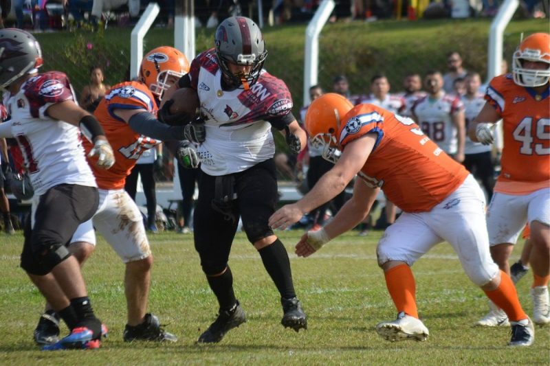 JEC Gladiators n&atilde;o conseguiu superar a for&ccedil;a do Jaragu&aacute; Breakers jogando em casa – Foto: Henrique Porto/Divulga&ccedil;&atilde;o/ND