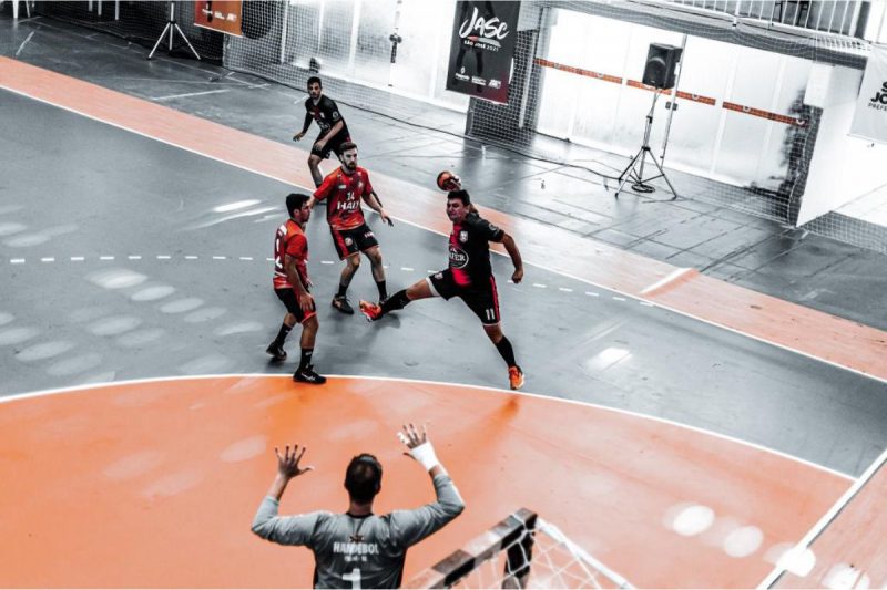 Time joinvilense estreia nesta quarta-feira (20) na Liga Nacional de Handebol – Foto: Jackson Gembro e Gabriel Weis/Handville/Divulga&ccedil;&atilde;o/ND