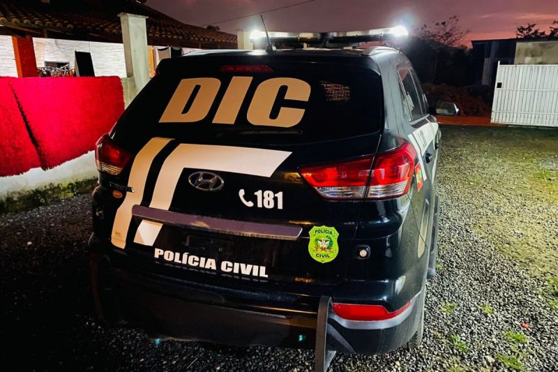 O suposto autor do crime se apresentou acompanhado do seu advogado na DIC de Lages onde na ocasi&atilde;o, o investigado foi submetido a interrogat&oacute;rio. – Foto: PC/Divulga&ccedil;&atilde;o