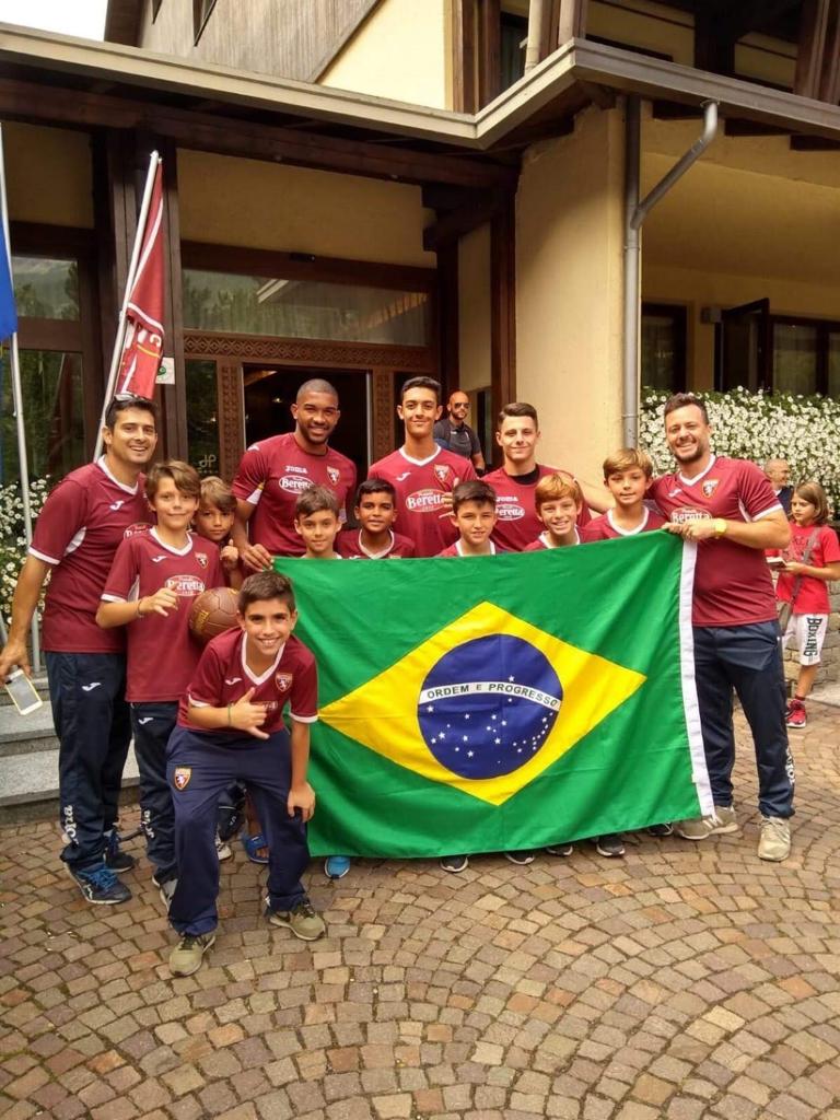 FOTOS: Tradicional clube europeu vai abrir academia de futebol em