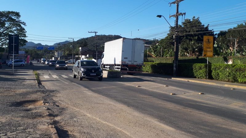 Moradores estranham coloca&ccedil;&atilde;o de placas sem implanta&ccedil;&atilde;o de faixa elevada – Foto: Vilmar Herkenhoff/Divulga&ccedil;&atilde;o/ND