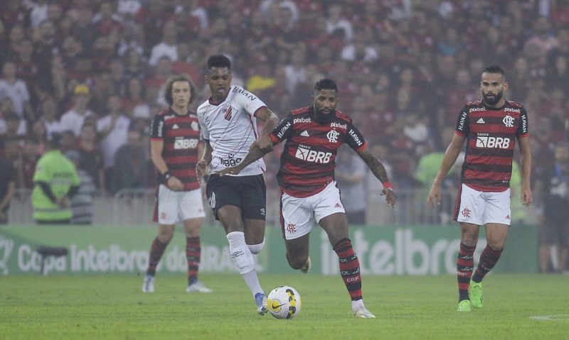 Novo empate no pr&oacute;ximo duelo leva a decis&atilde;o para os p&ecirc;naltis – Foto: Marcelo Cortes/Flamengo/ND