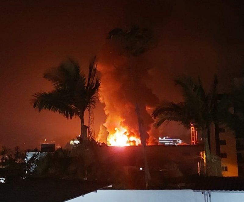 Inc&ecirc;ndio de grandes propor&ccedil;&otilde;es assusta moradores de Blumenau – Foto: Divulga&ccedil;&atilde;o/ND