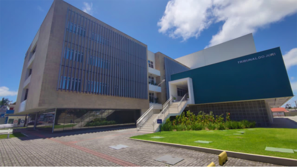 F&oacute;rum de Navegantes onde acontece o j&uacute;ri popular – Foto: TJSC/Divulga&ccedil;&atilde;o/ND