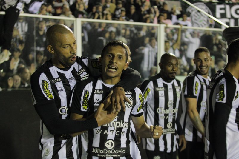 Andrew scored Figueirense's second goal of the match – Photo: Patrick Floriani / FFC