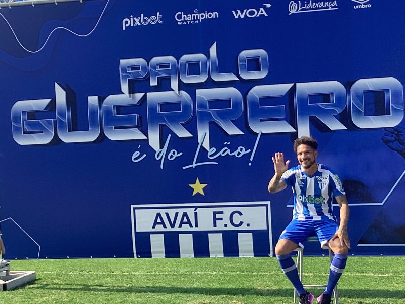 Guerrero foi recebido com festa da torcida na Ressacada