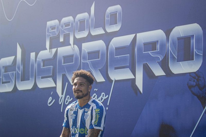 Paolo Guerrero, novo reforço do Avaí