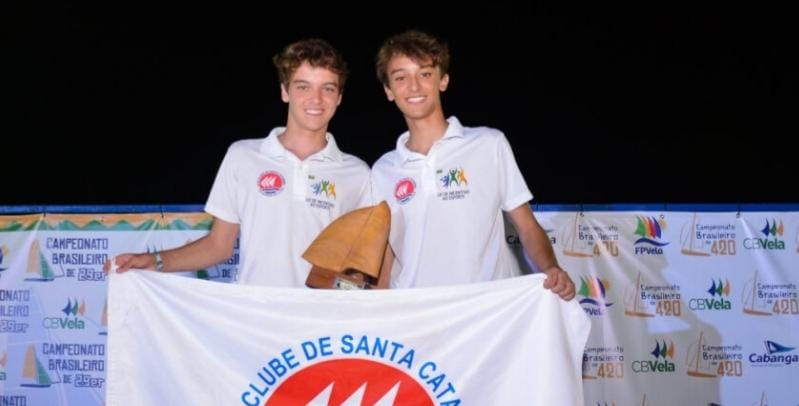 Irmãos da Vela: Guilherme e Fernando Menezes vão representar Floripa em duas competições na Europa – Foto: divulgação