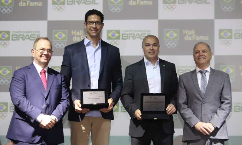 Gustavo Borges e Rog&eacute;rio Sampaio entraram no Hall da Fama do Comit&ecirc; – Foto: COB