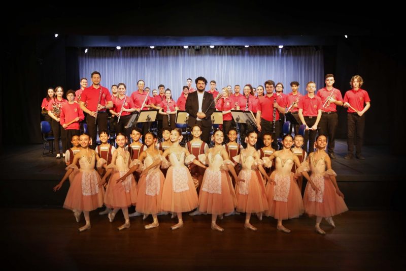 Bolshoi faz homenagem ao Corpo de Bombeiros Voluntários de Joinville