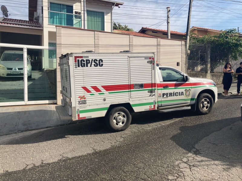 Crime aconteceu na rua das Acerolas, no bairro Madri, e chamou a aten&ccedil;&atilde;o da comunidade – Foto: Osvaldo Sagaz/NDTV