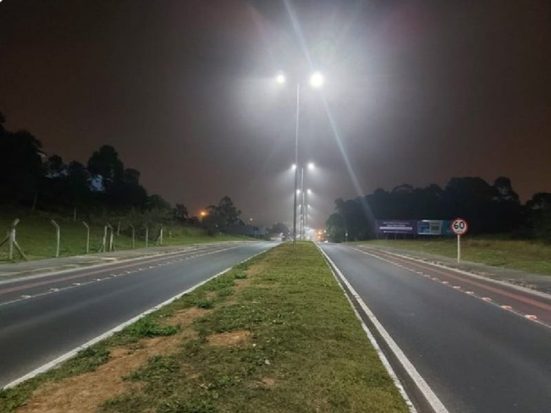 Primeiro trecho da iluminação da Via Rápida, entregue desde ontem terça feira (05) &#8211; Foto: Divulgação/ND