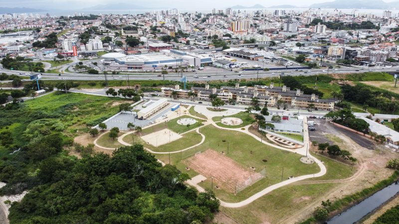Vista panor&acirc;mica do Continente mostra avan&ccedil;o da urbaniza&ccedil;&atilde;o- Foto: ANDERSON COELHO/ ARQUIVO