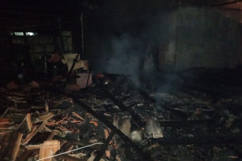 Homem colocou fogo na casa em que estavam os filhos e a esposa – Foto: BVSJI/Divulga&ccedil;&atilde;o