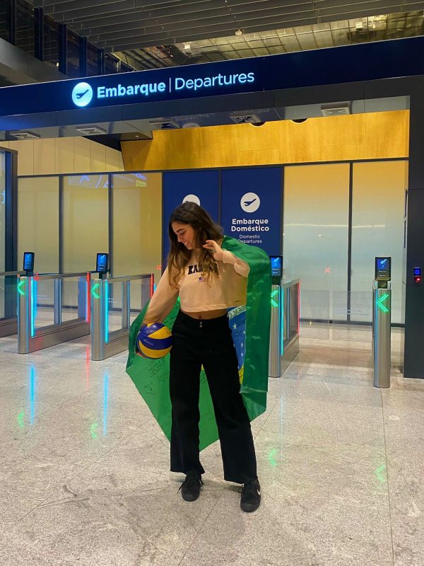 De Imbituba e ex-jogadora de Nova Trento, Júlia vai defender universidade dos EUA