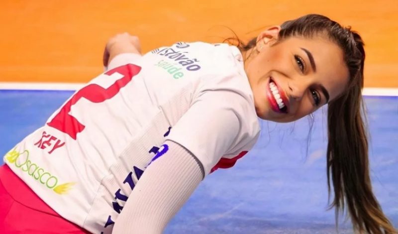 Jogadora Key Alves vem fazendo sucesso com fotos sensuais na internet