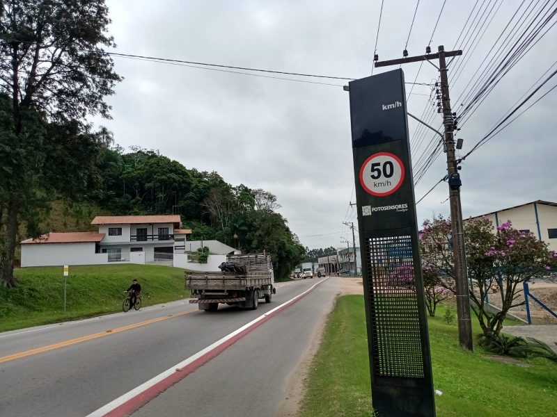 Lombadas eletr&ocirc;nicas est&atilde;o desligadas por tempo indeterminado Gaspar – Foto: Raquel Bauer/ND