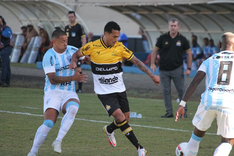 Londrina e Crici&uacute;ma empatam em jogo de poucas emo&ccedil;&otilde;es – Foto: Celso da Luz/Crici&uacute;ma E.C
