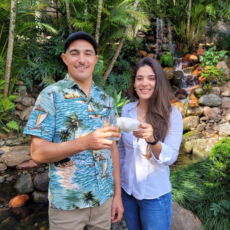 O mixologista Lucas Gomez e Mayara Packer – Foto: Amplocom/Divulga&ccedil;&atilde;o/ND