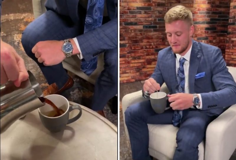 Jogador mistura maionese no caf&eacute; – Foto: Reprodu&ccedil;&atilde;o/Internet