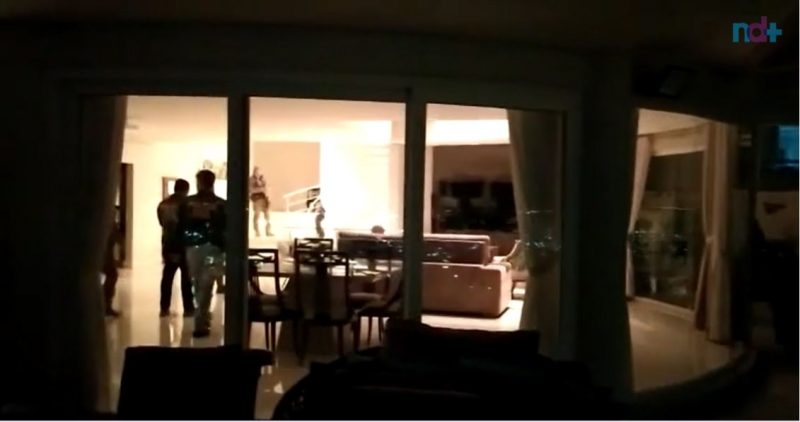 Megaopera&ccedil;&atilde;o integrada fez buscas em mans&atilde;o e descobriu galp&atilde;o com carros de luxo roubados em SC – Foto: PRF/Divulga&ccedil;&atilde;o/ND