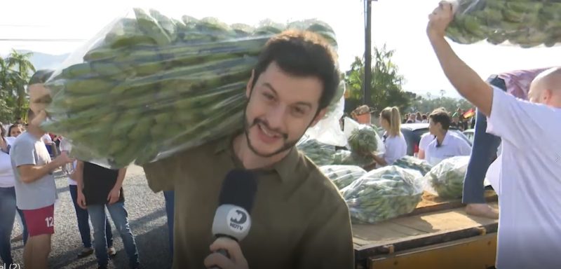 repórter festa do colono