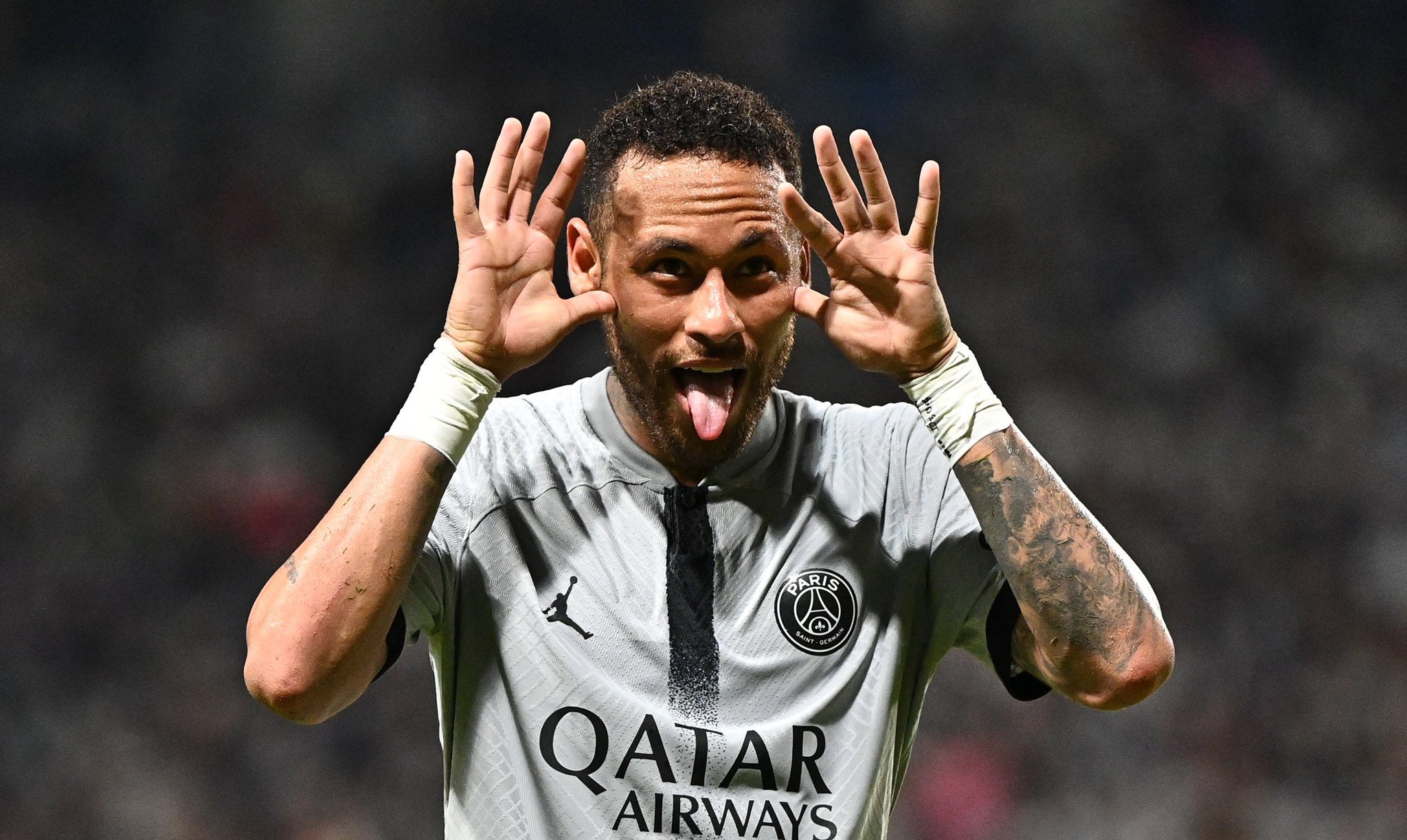Figurinha 'rara' de Neymar no álbum da Copa é vendida por valor surreal
