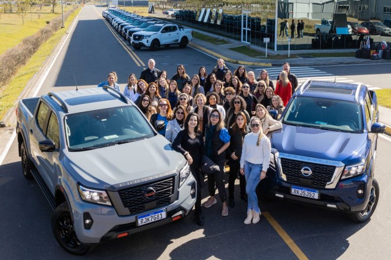 Jornalistas e influenciadoras mulheres fazem test-drive com carro el&eacute;trico Nissan Leaf e a nova Nissan Frontier – Foto: Nissan Brasil/Reprodu&ccedil;&atilde;o/ND