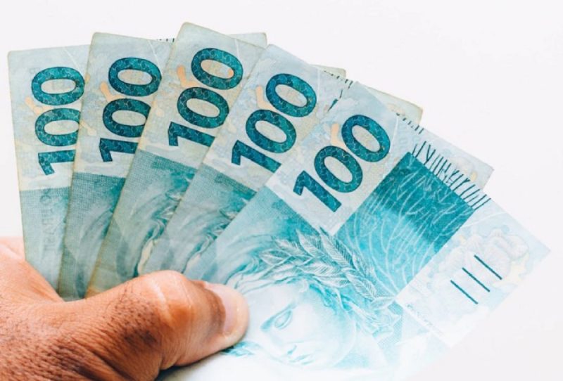 Você sabe como identificar as notas de R$ 100 &#8211; Foto: Freepik