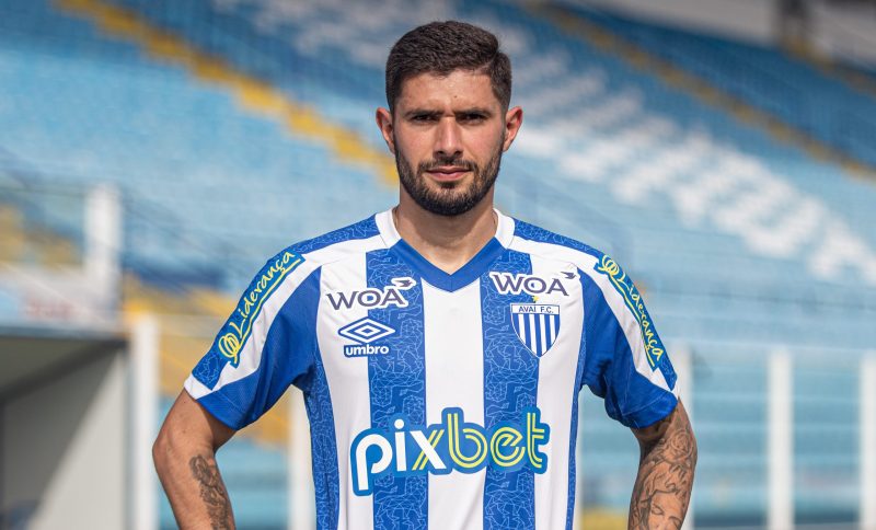 Lateral-direito Thales é o novo reforço do Avaí